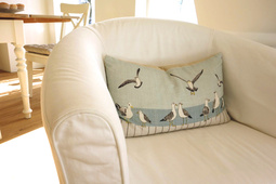 Sessel mit Kissen
